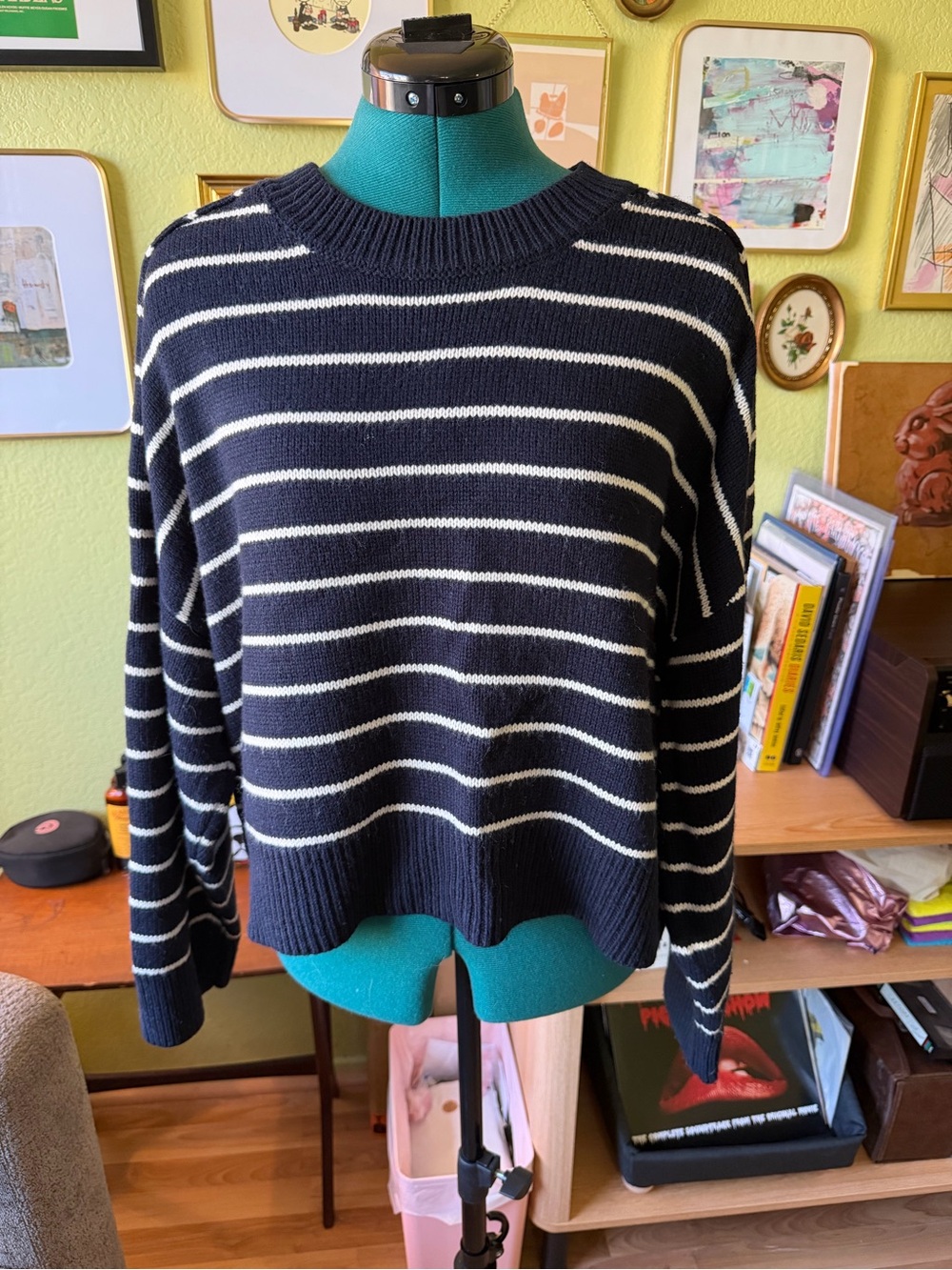 Tahari Black & White Striped Crewneck Knit Sweater Size XL